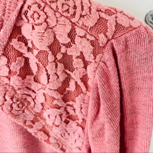 Knox Rose size L lace shoulder detail - Picture 5 of 12